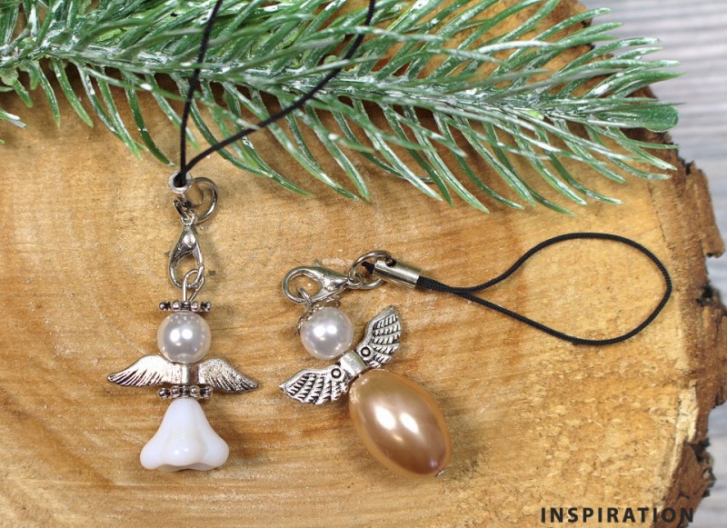 Angyal fityegő dobozban Medál-, bross